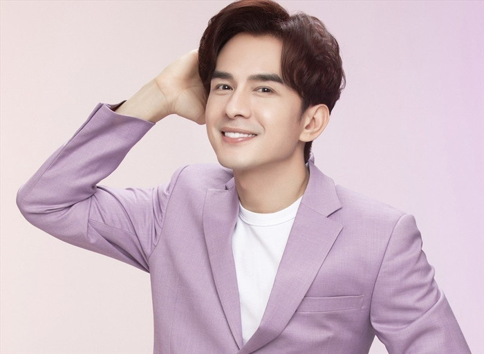 Nam ca sĩ vừa bị một đơn vị nắm giữ bản quyền bài hát Ai chung tình được mãi tố 'xài chùa' bài hát này.