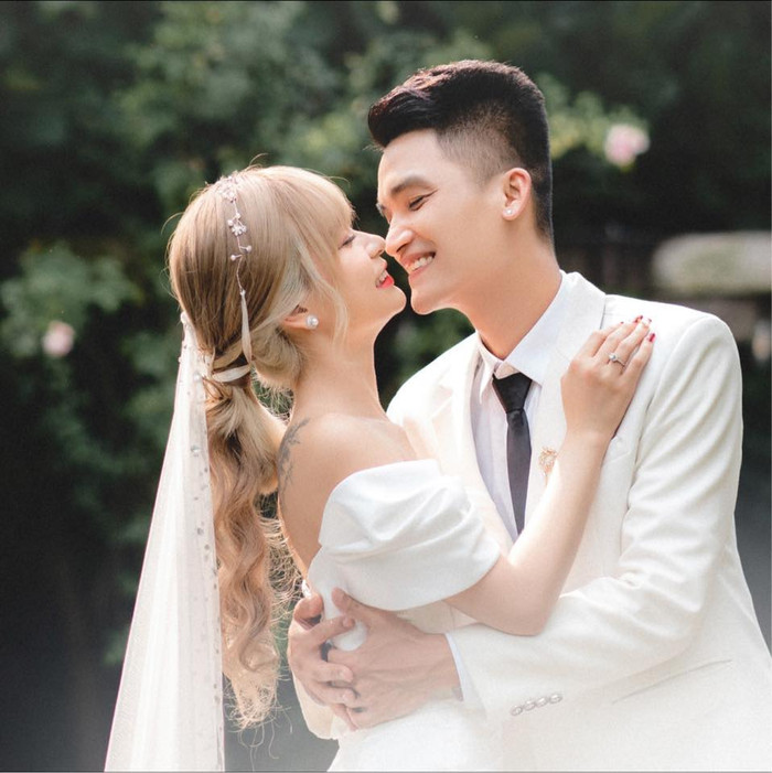 Ảnh cưới của Mạc Văn Khoa và bà xã Thảo Vy