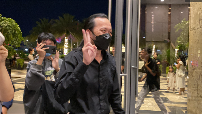 Nghệ sĩ Hoài Linh xuất hiện tại tiệc cưới Mạc Văn Khoa