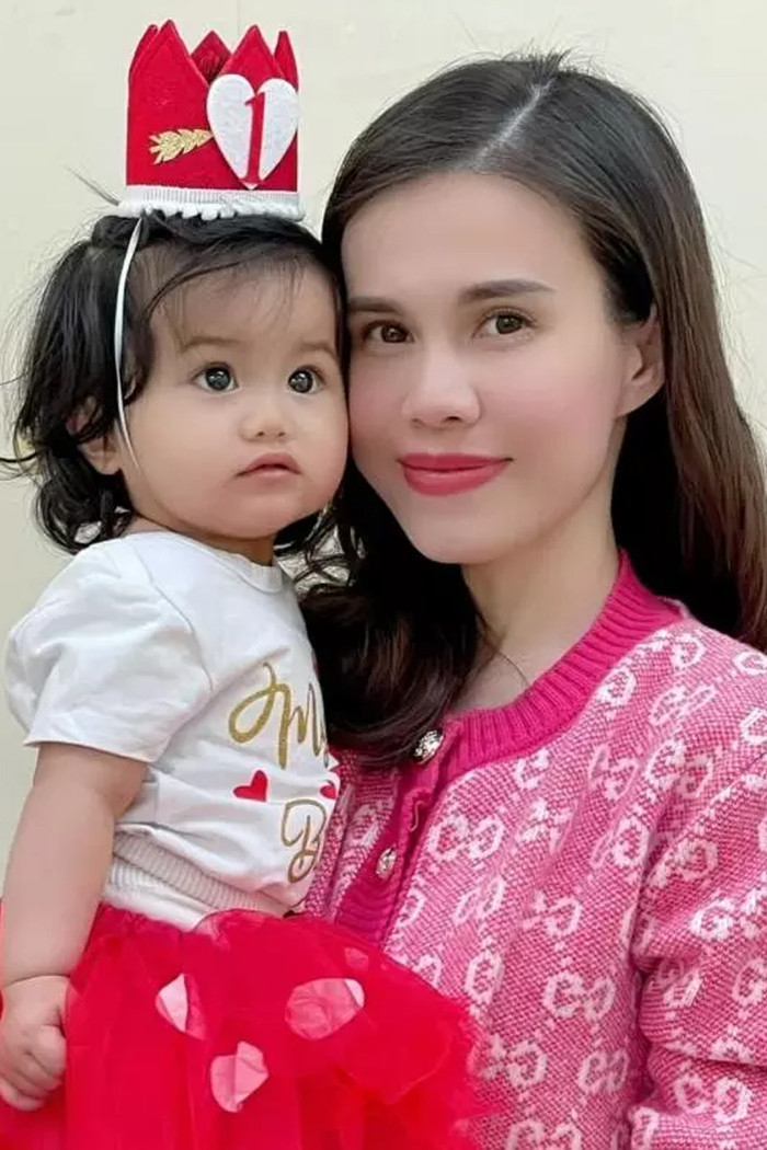 'Tình cũ' Ngô Kiến Huy bất ngờ xuất hiện sau nhiều năm vắng bóng, nhan sắc ngày càng thăng hạng Ảnh 5