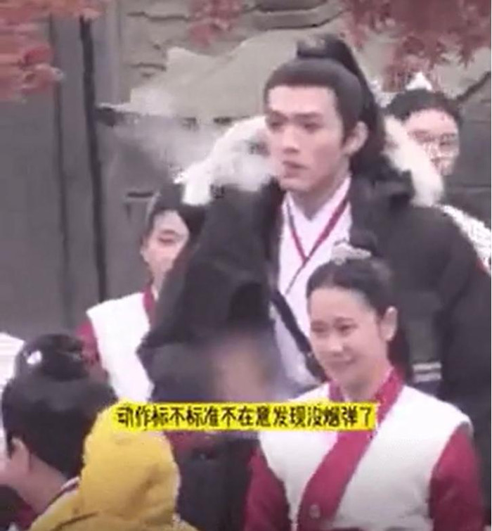 Khi sao nam hút thuốc: 'Tình mới' Lưu Diệc Phi được khen, chồng cũ Triệu Lệ Dĩnh lại bị ném đá Ảnh 7