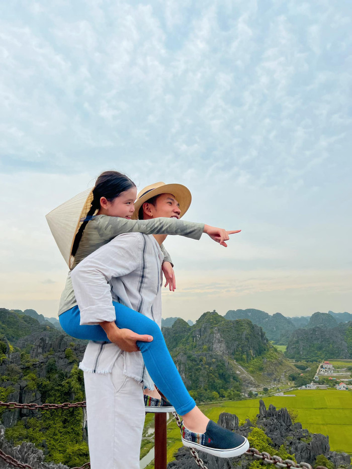 Hiện tại Phương Trinh Jolie và Lý Bình cùng ái nữ Mia đang có mặt tại Ninh Bình