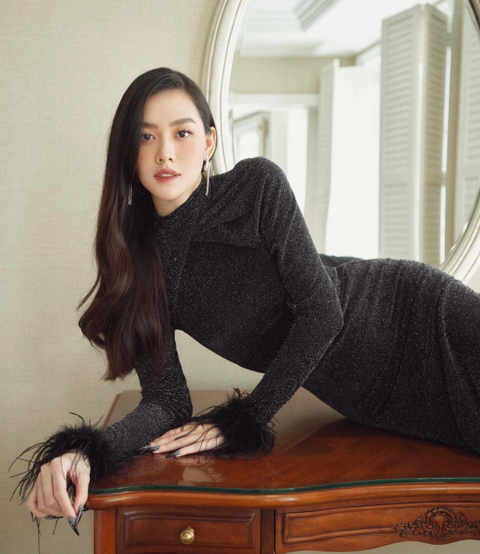 Nhan sắc của Tường San tuổi 22: 'Gái một con trông mòn con mắt' Ảnh 10