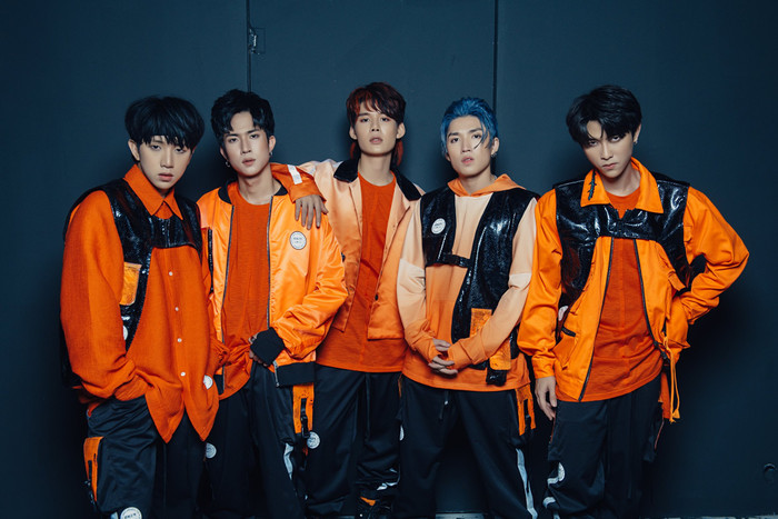 Phải chăng Uni5 đang trên bờ 'tan rã': Hoạt động cầm chừng, một thành viên phải 'đánh lẻ' sang kinh doanh Ảnh 8