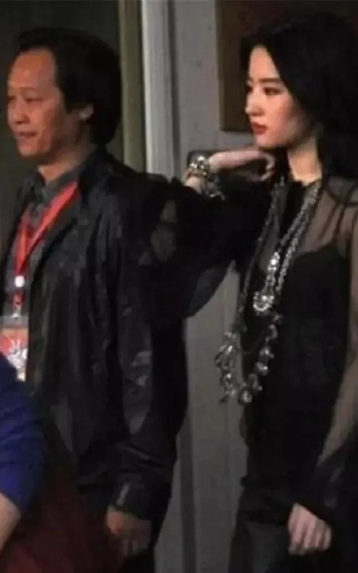 Mộng Hoa Lục nổi như cồn, mối quan hệ mập mờ giữa Lưu Diệc Phi và cha nuôi tỷ phú bỗng bị đào lại Ảnh 5