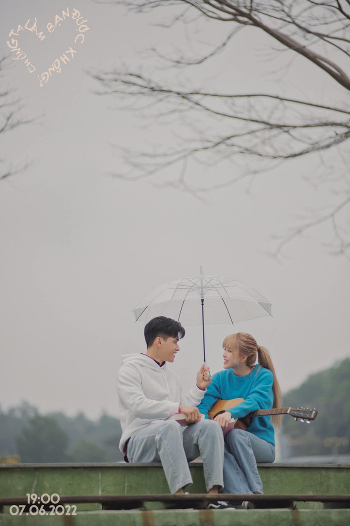 Thiều Bảo Trâm khoe nhan sắc xinh đẹp hết nấc, bất chấp cam thường tại họp báo ra mắt album Ảnh 1