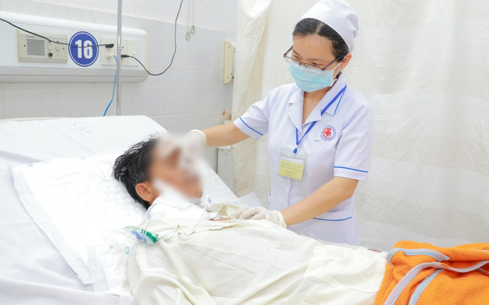 Nhầm ổ áp xe nhiễm trùng thành bệnh quai bị, nam bệnh nhân nhập viện nguy cấp Ảnh 2