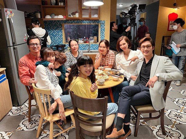 Thương Ngày Nắng Về: Dàn diễn viên ăn vụng ngay trong trường quay, khẳng định mối quan hệ thân thiết Ảnh 4