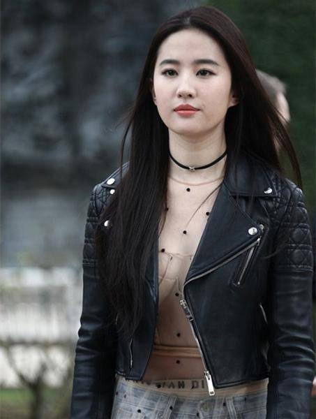 Mỹ nhân Cbiz ngoài 30 mà như thiếu nữ: 'Thần tiên tỷ tỷ' Lưu Diệc Phi không đối thủ Ảnh 9