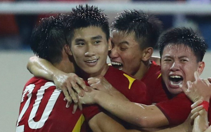 U23 Việt Nam đánh bại Malaysia vào tứ kết: HLV Gong vượt ông Park lập kỳ tích vô tiền khoáng hậu! Ảnh 2