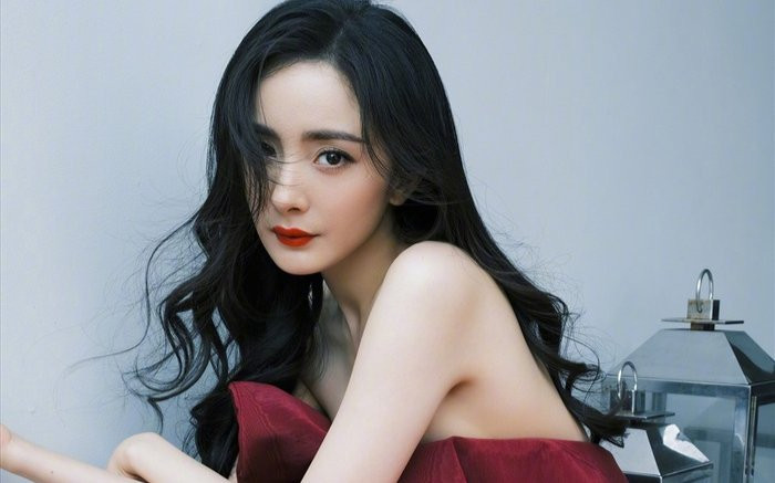 Choáng ngợp với số tiền khủng Dương Mịch kiếm trong 2 năm qua Ảnh 2