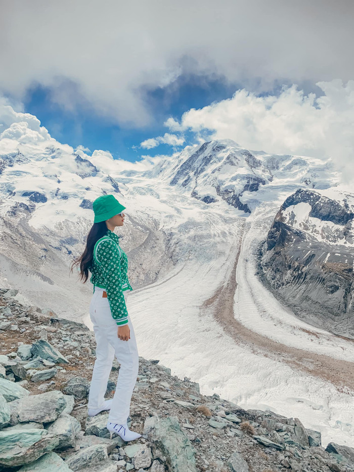 Visual của nữ ca sĩ nhận về 'cơn mưa' lời khen từ phía người hâm mộ. 