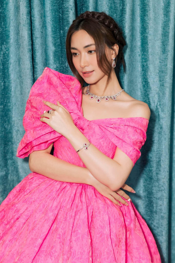 Khán giả để lại không ít lời khuyên nữ ca sĩ nên dành thời gian nghỉ ngơi thay vì làm việc tần suất cao. 