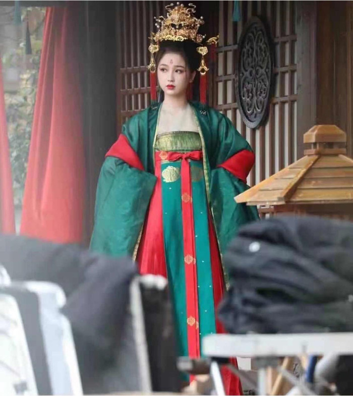 Dương Tử và Ngu Thư Hân bỗng bị mắng vì mặc trang phục thời Đường trong phim tiên hiệp Ảnh 7
