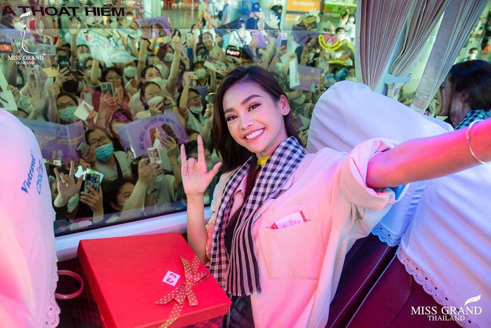 Trước khi về nước, Miss Grand Thái Lan không quên gửi tặng fan Việt ca khúc khiến ai cũng phải xuýt xoa! Ảnh 5
