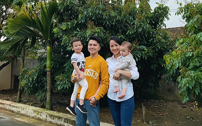 Cuộc sống kín tiếng của ca sĩ Nam Cường sau 6 năm chung sống cùng bà xã kém 8 tuổi Ảnh 2