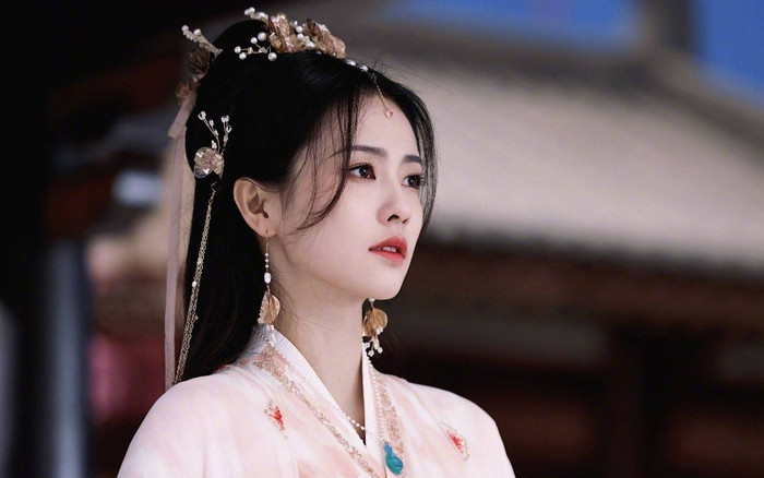 Bạch Lộc xuất hiện xinh xắn trên phim trường Ninh An Như Mộng nhưng bị chê già Ảnh 6