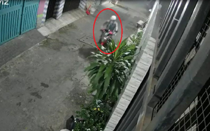 Sáng sớm ngủ dậy, 5 sinh viên tá hỏa phát hiện mất 2 xe máy và nhiều tài sản giá trị khác Ảnh 2