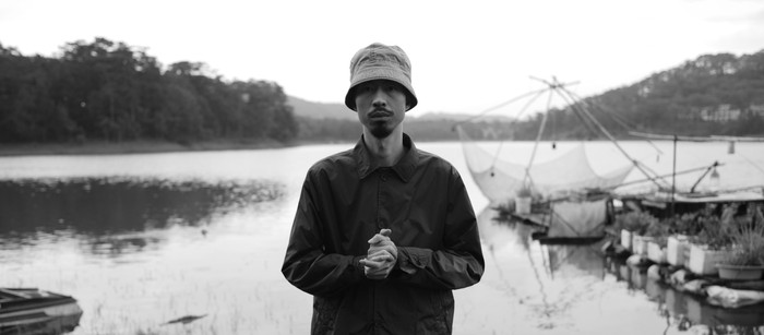 Hình ảnh của Đen vâu trong MV mới 