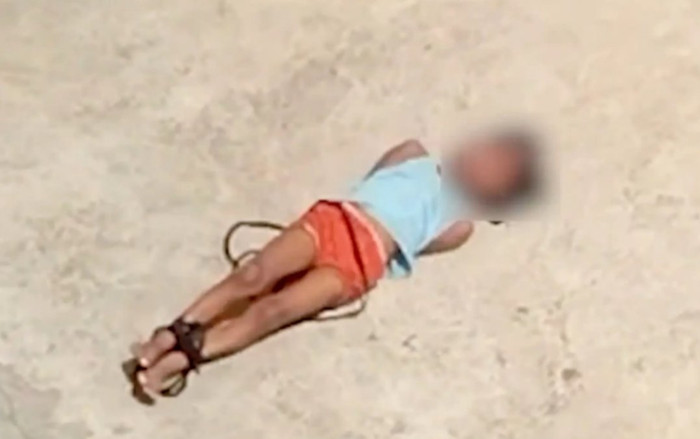 Mẹ trói con gái 5 tuổi bỏ trên sân thượng giữa trời 45 độ C để phạt vì lười học Ảnh 2