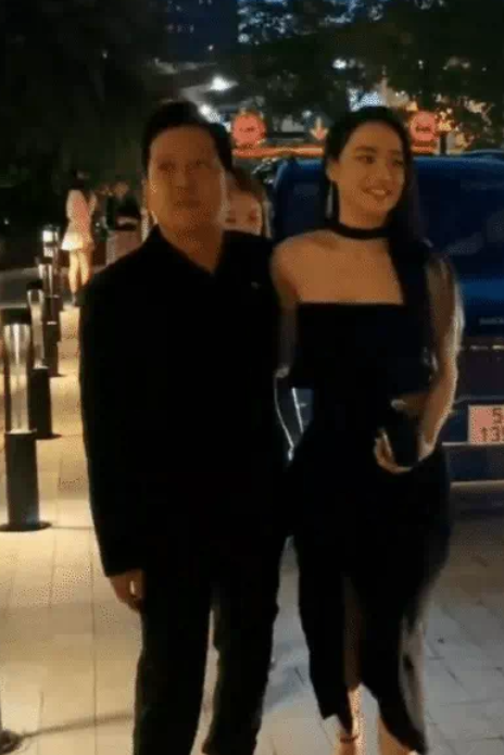 'Đụng hàng' với cả dàn hoa hậu, Nhã Phương vẫn không bị lép vế nhờ điều này Ảnh 4