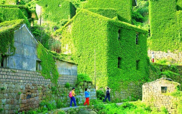 'Ngôi làng ma' bất ngờ trở thành địa điểm được nhiều du khách săn đón tại Trung Quốc Ảnh 2