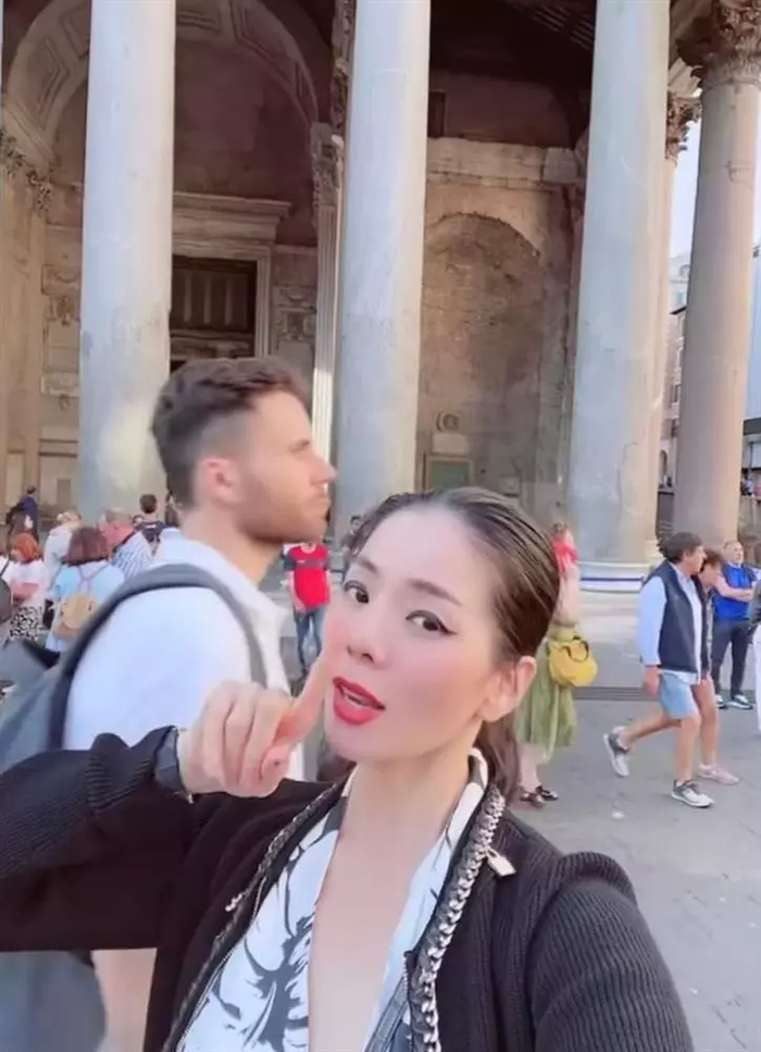 Lệ Quyên rời xa chuyên gia trang điểm là 'bão tố': Tự kẻ eyeliner mà sụp hết cả mí mắt Ảnh 4