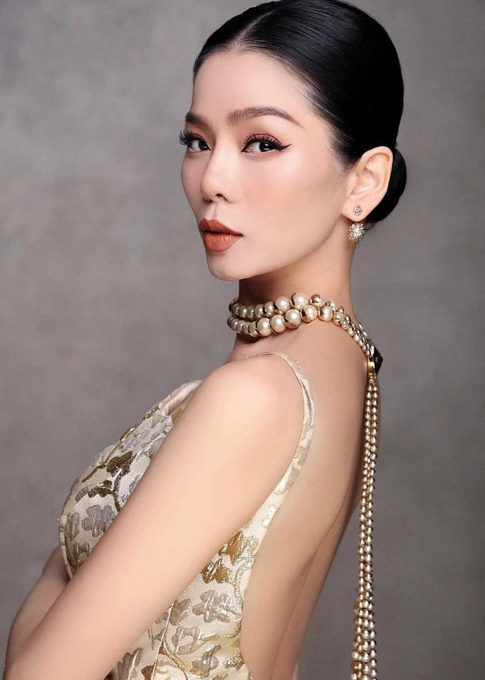 Lệ Quyên rời xa chuyên gia trang điểm là 'bão tố': Tự kẻ eyeliner mà sụp hết cả mí mắt Ảnh 6