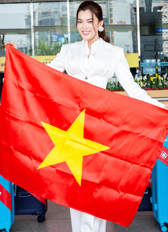 Trân Đài mang 12 vali hành lý sang Thái với quyết tâm 'cháy hết mình' tại Hoa hậu Chuyển giới Quốc tế Ảnh 6