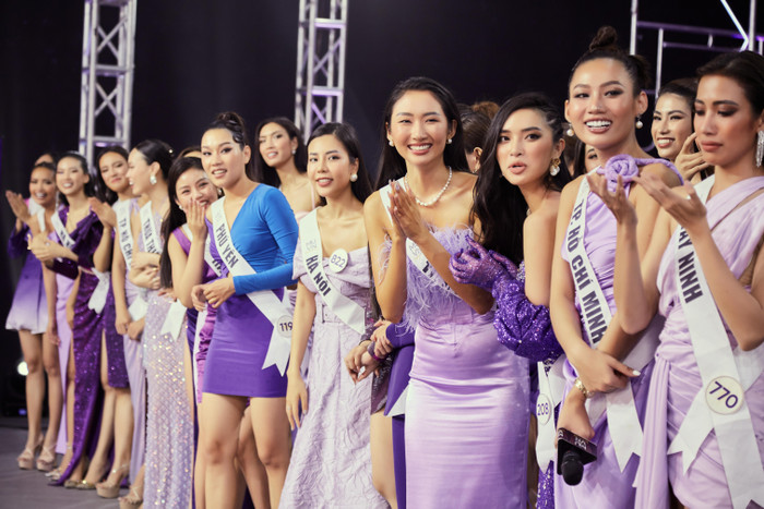 Khánh Vân bật khóc khi sắp hết nhiệm kỳ Hoa hậu Hoàn vũ Việt Nam Ảnh 4