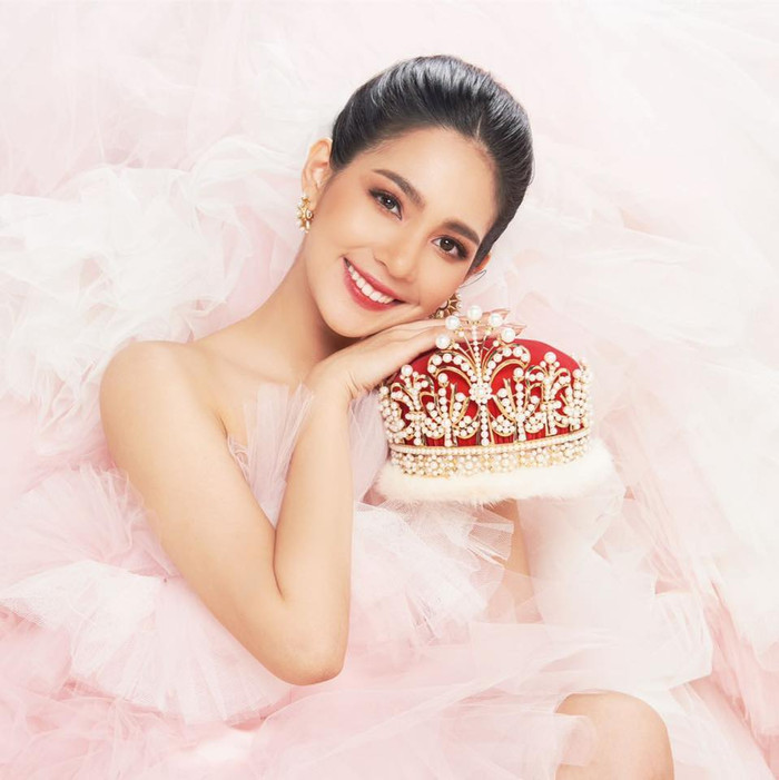 Gu ăn mặc 'biến hóa khôn lường' của Hoa hậu Quốc tế suốt bốn năm đương nhiệm Ảnh 4