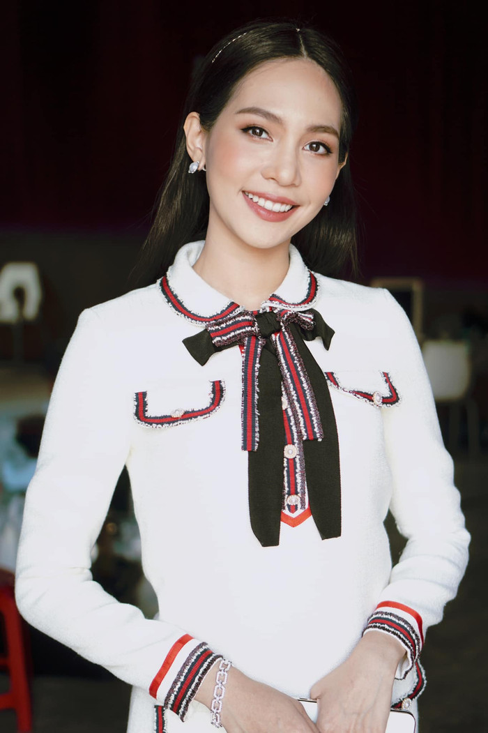 Gu ăn mặc 'biến hóa khôn lường' của Hoa hậu Quốc tế suốt bốn năm đương nhiệm Ảnh 9