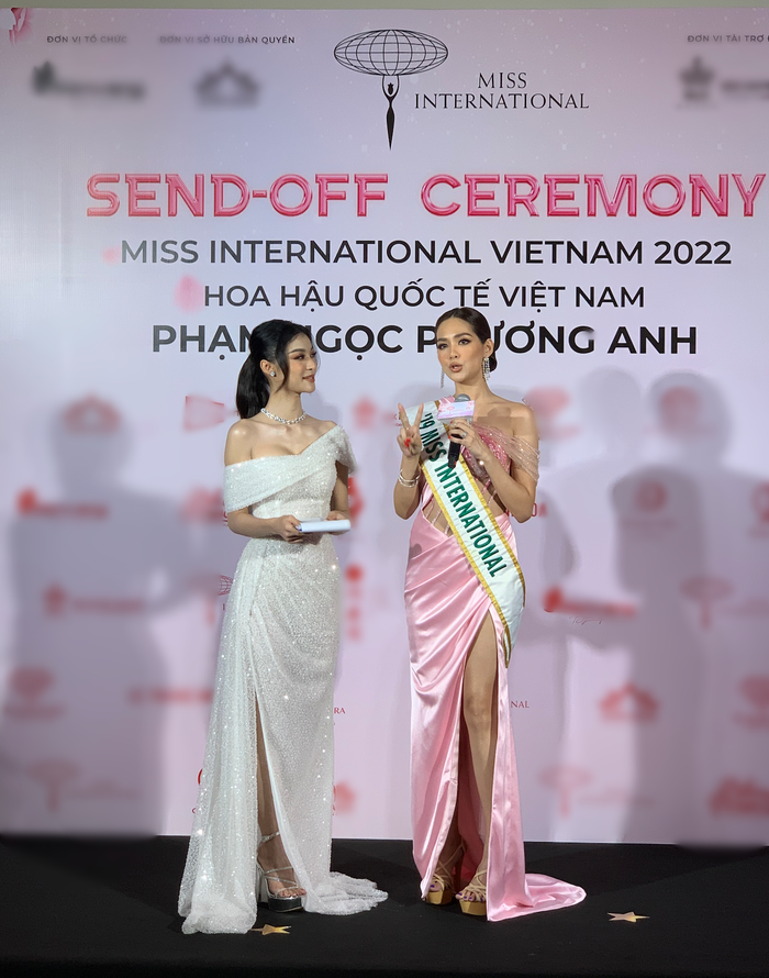 Kiều Loan giật trọn spotlight lấn át 'nữ chính' Á hậu Phương Anh tại buổi trao sash Ảnh 4