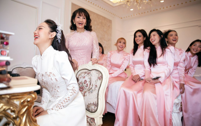 Lọt thỏm giữa dàn mỹ nhân trong lễ cưới con gái, nhan sắc mẹ Minh Hằng vẫn chiếm trọn spotlight Ảnh 2
