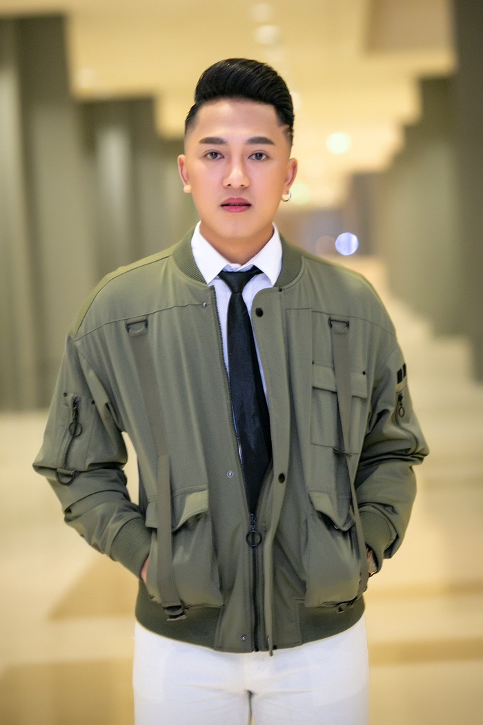 Đang hát thì mất điện, khán giả hỗn loạn khiến một nam ca sĩ bất lực trên sân khấu? Ảnh 8