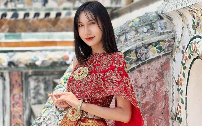 Học Thùy Tiên, Lynk Lee hóa gái Thái với nhan sắc nhẹ nhàng, nữ tính Ảnh 2