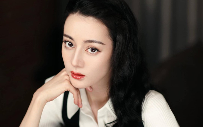 Trước tin 'tái hợp' với Dương Dương, Địch Lệ Nhiệt Ba được mời đóng phim vì xuất thân đặc biệt? Ảnh 2