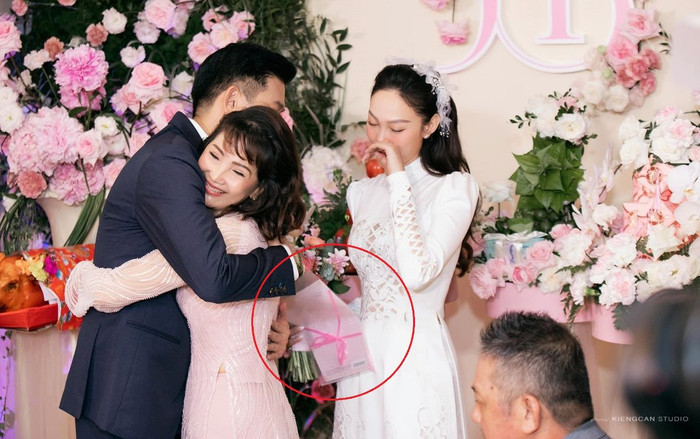 Lộ sính lễ 'khủng' mà ông xã tặng cho Minh Hằng trong lễ cưới Ảnh 2