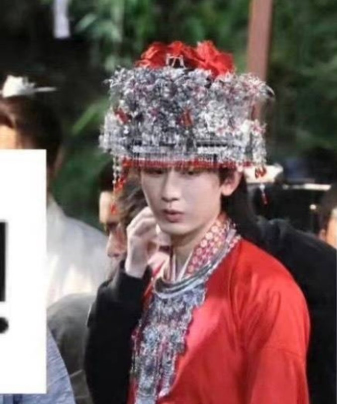 Lộ tạo hình giả tân nương của Thành Nghị trong Liên Hoa Lâu, đẹp điên đảo nhưng vẫn bị chê sến sẩm Ảnh 4