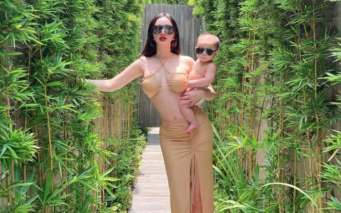 'Gái một con' Bảo Thy khoe ảnh bên nhóc tỳ, thân hình 'đỉnh của chóp' khiến dân tình 'mòn con mắt' Ảnh 2