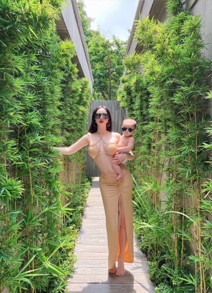 'Gái một con' Bảo Thy khoe ảnh bên nhóc tỳ, thân hình 'đỉnh của chóp' khiến dân tình 'mòn con mắt' Ảnh 4