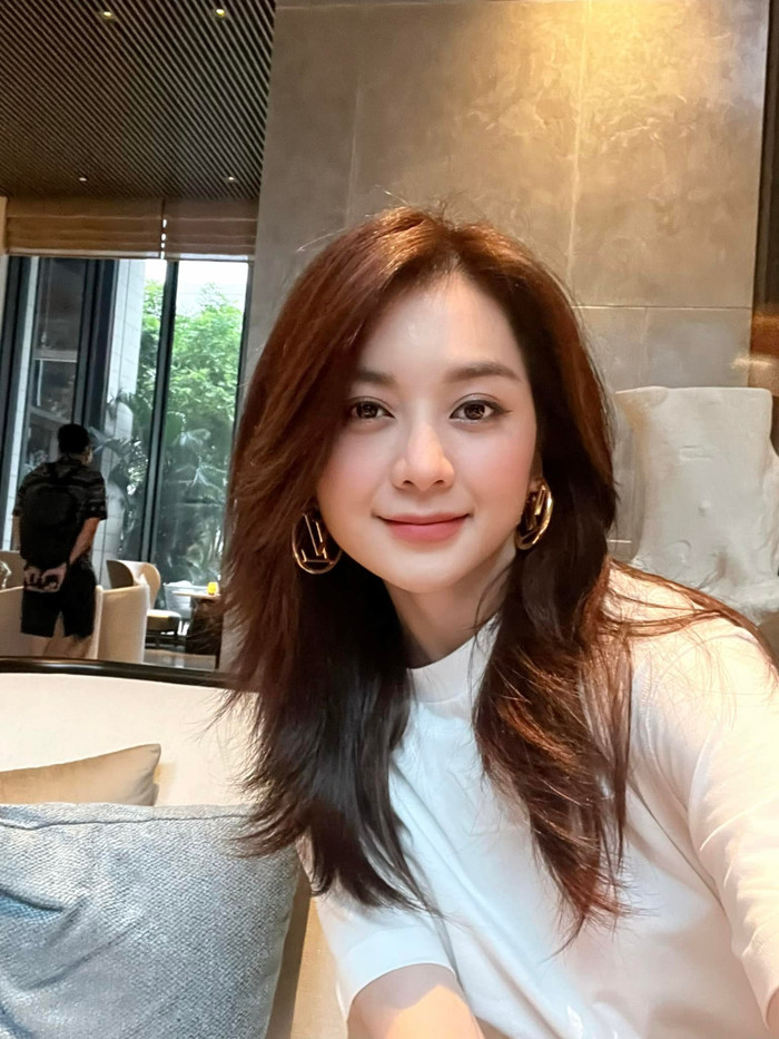 Thiều Bảo Trang rạng rỡ xuất hiện trong những hình ảnh mới nhất.