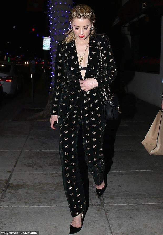 Trước khi tự hủy sự nghiệp, Amber Heard đã từng tỏa sáng trong làng thời trang thế nào? Ảnh 14