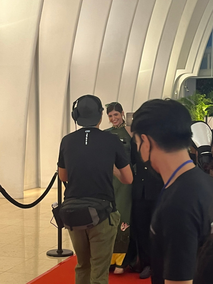 Dàn mỹ nhân qua ống kính người đi đường: Liệu chân có dài, mặt có đẹp như ảnh chỉnh sửa lung linh? Ảnh 18