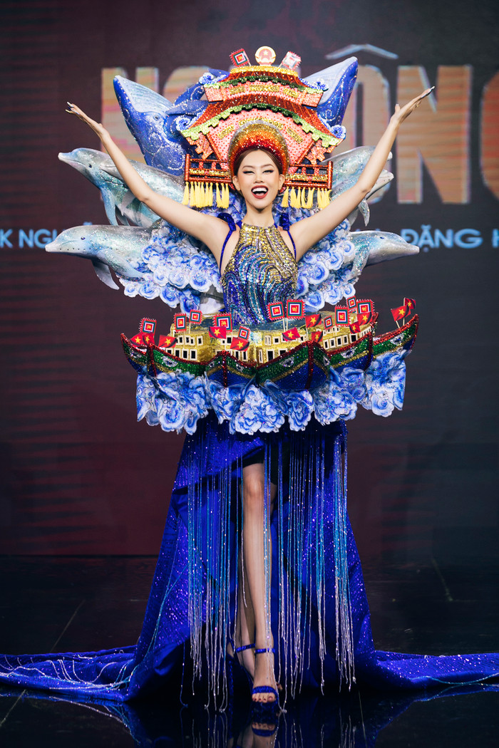 Fan ngán ngẩm trước thành phẩm trang phục dân tộc xa rời bản gốc: Đâu phải dễ ăn như tập làm văn? Ảnh 2