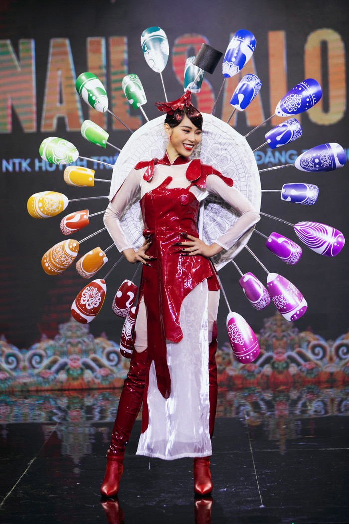 Vina Salon chỉ nên mang tinh thần cổ động, giao lưu hơn là tên gọi Trang phục dân tộc. 