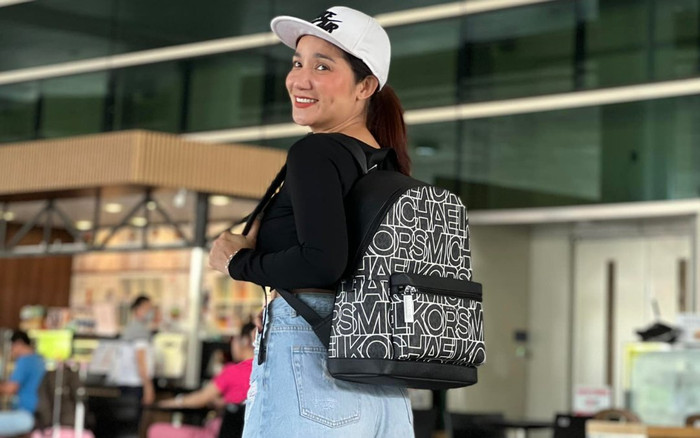 Hết đăng ảnh hở bạo, MC Cát Tường lại hỏi khó dân mạng: 'Giá của tôi là bao nhiêu vậy?' Ảnh 2