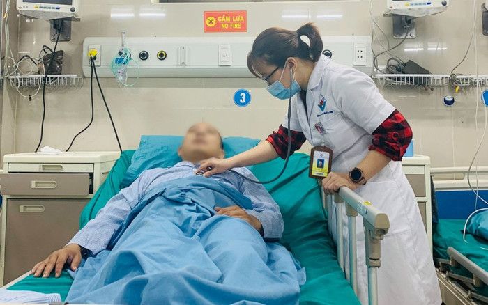Đang làm vườn, người đàn ông bị ong vàng đốt nhập viện trong tình trạng sốc phản vệ nặng Ảnh 2