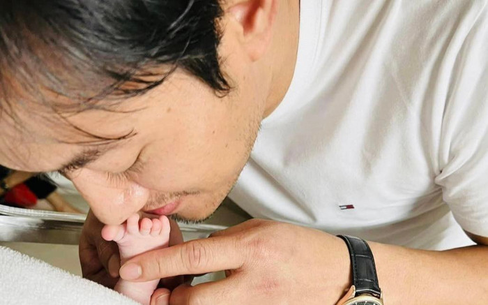 Quý Bình hiếm hoi khoe ảnh con, tiết lộ cảm xúc lần đầu làm cha Ảnh 2