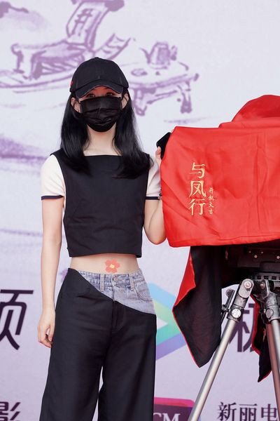 Triệu Lệ Dĩnh tại lễ khai máy Dữ Phượng Hành vừa qua.